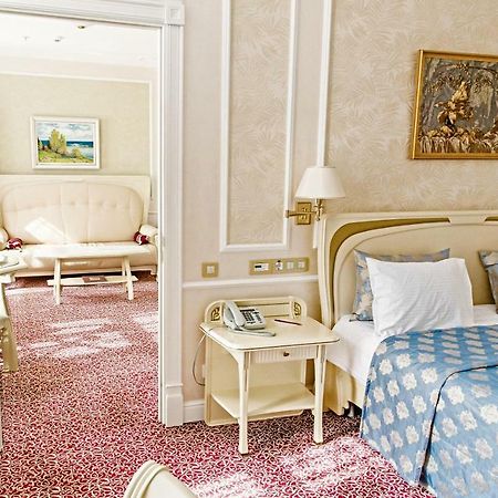 Europe Hotel ミンスク エクステリア 写真