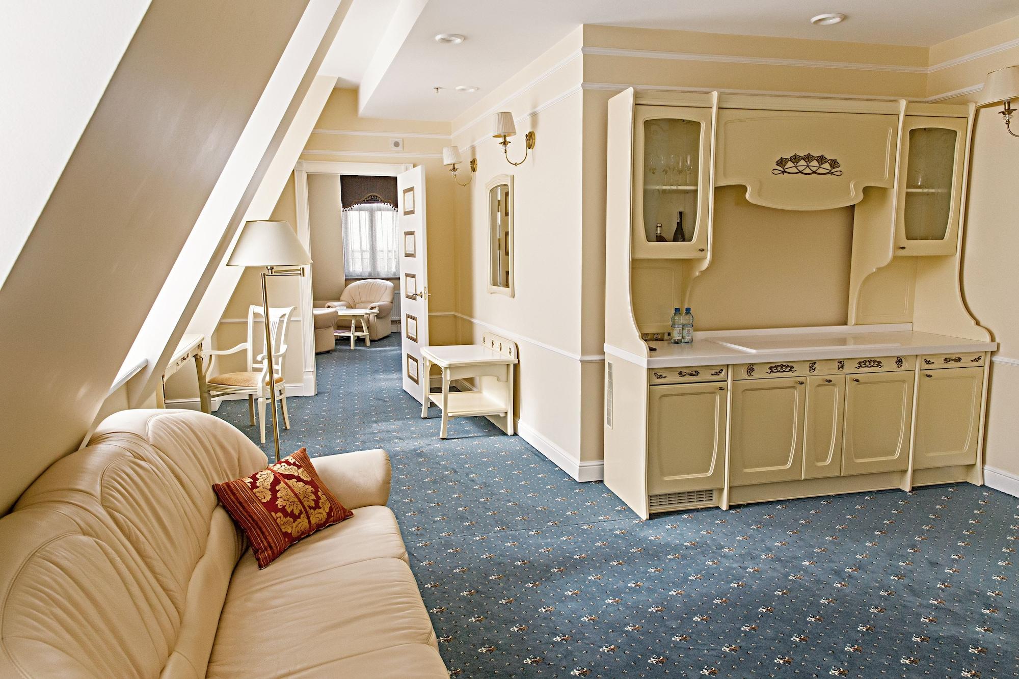 Europe Hotel ミンスク エクステリア 写真