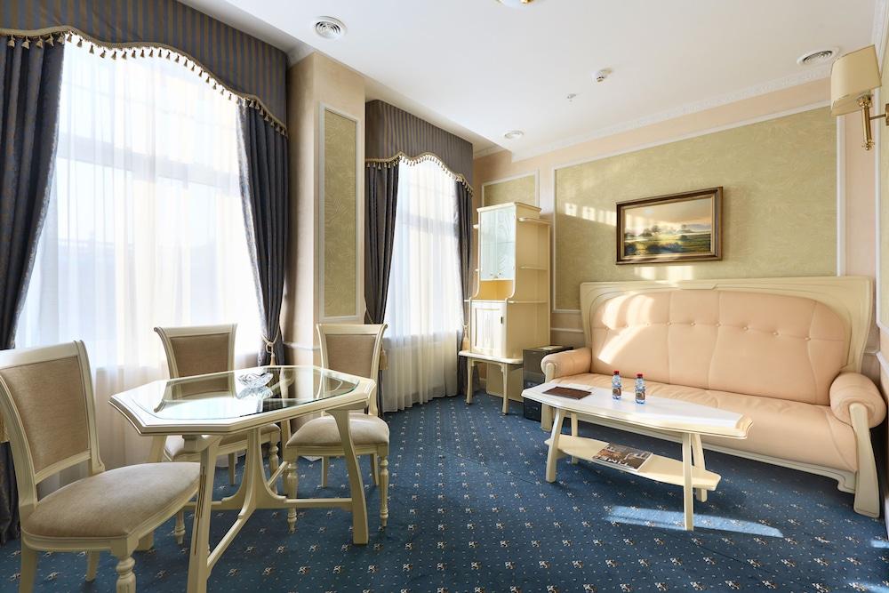 Europe Hotel ミンスク エクステリア 写真