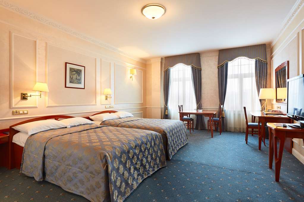 Europe Hotel ミンスク エクステリア 写真