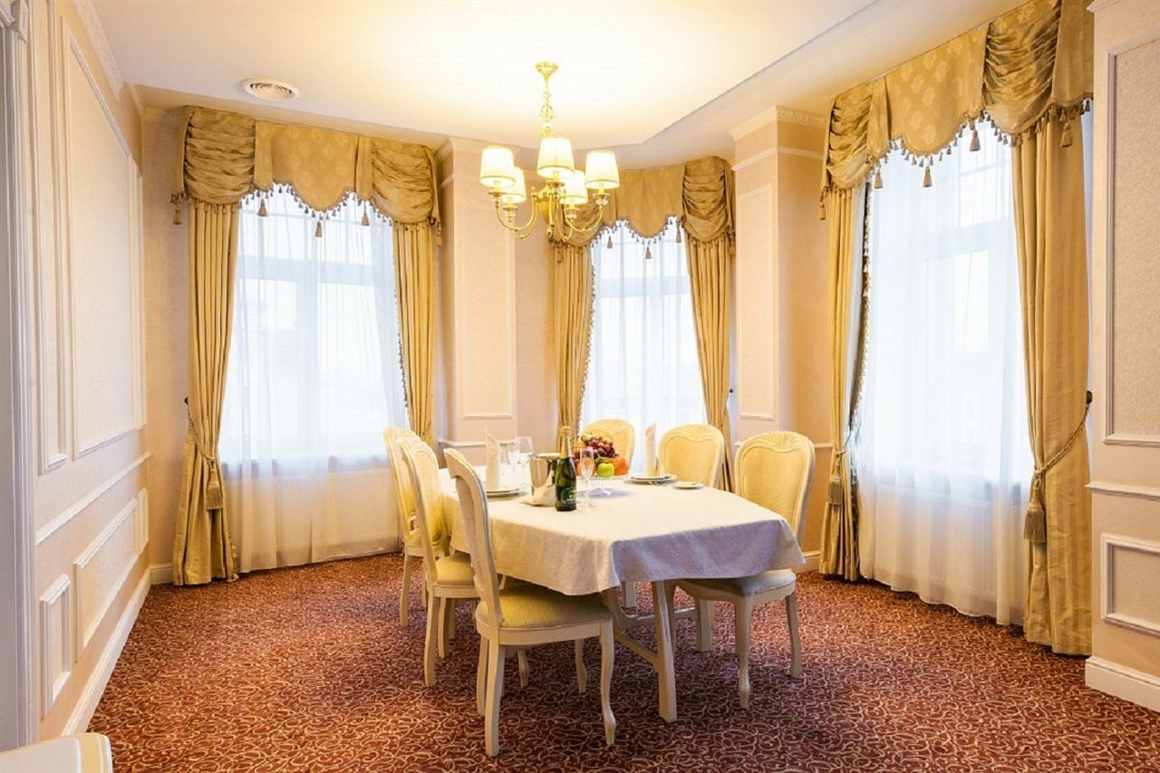 Europe Hotel ミンスク エクステリア 写真